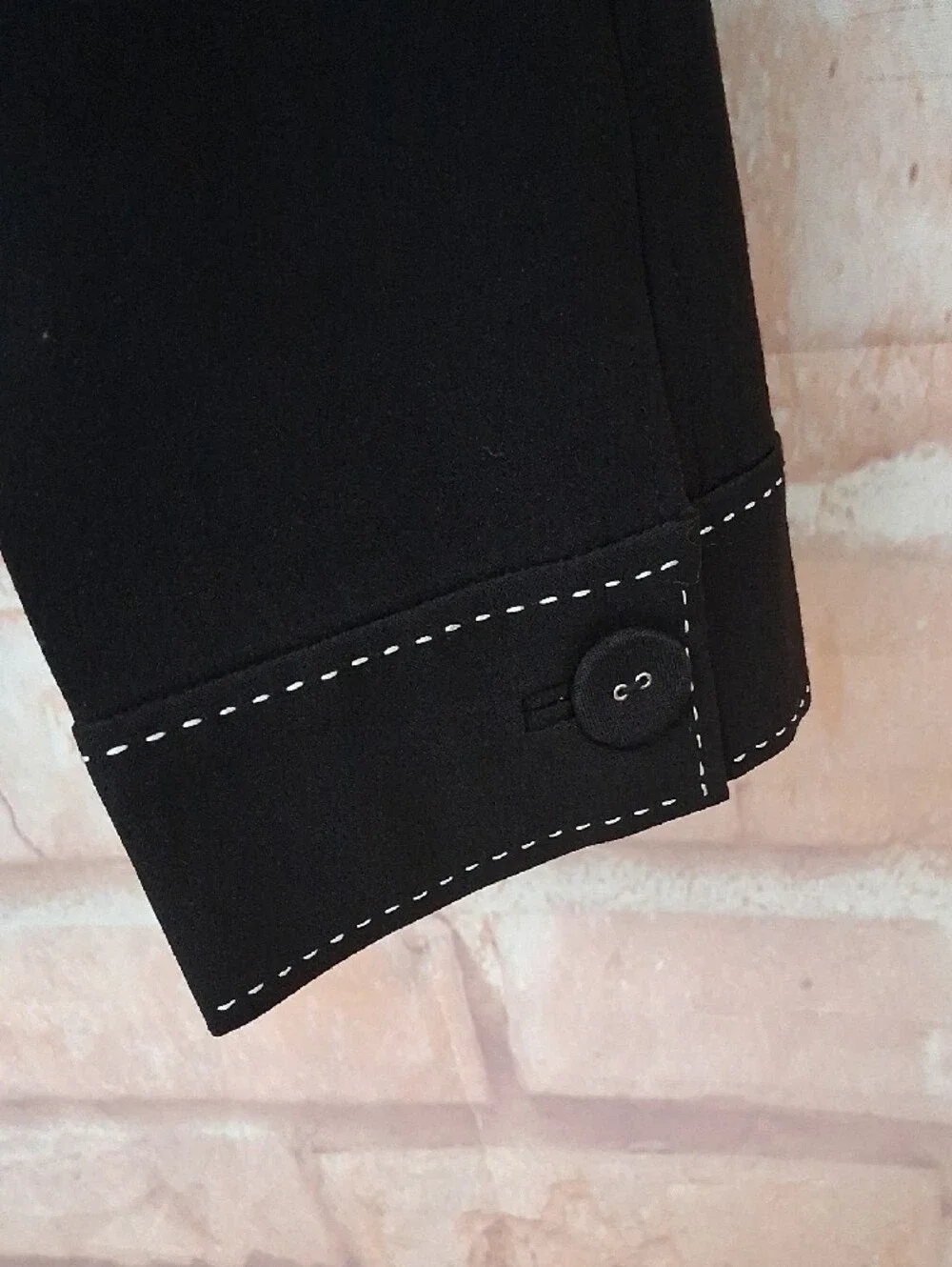 Larry Levine Black Cropped Dress Pants with Button Trim